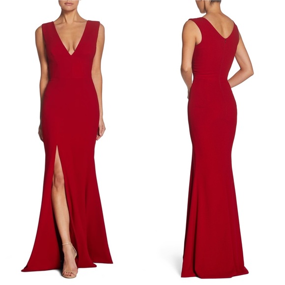 Dress the Population Dresses & Skirts - Dress The Population Sandra Plunge Crepe Gown